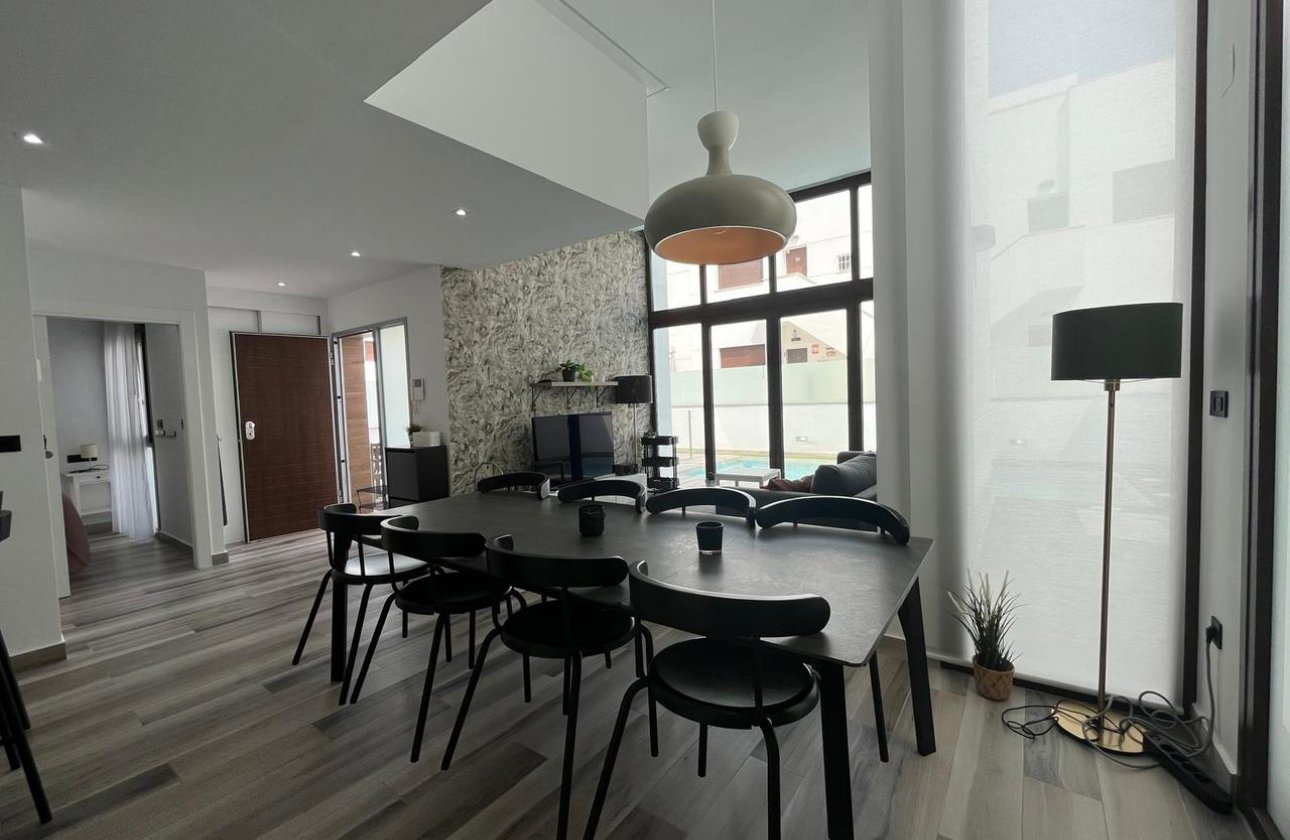 Herverkoop - Villa -
Los Altos - Costa Blanca