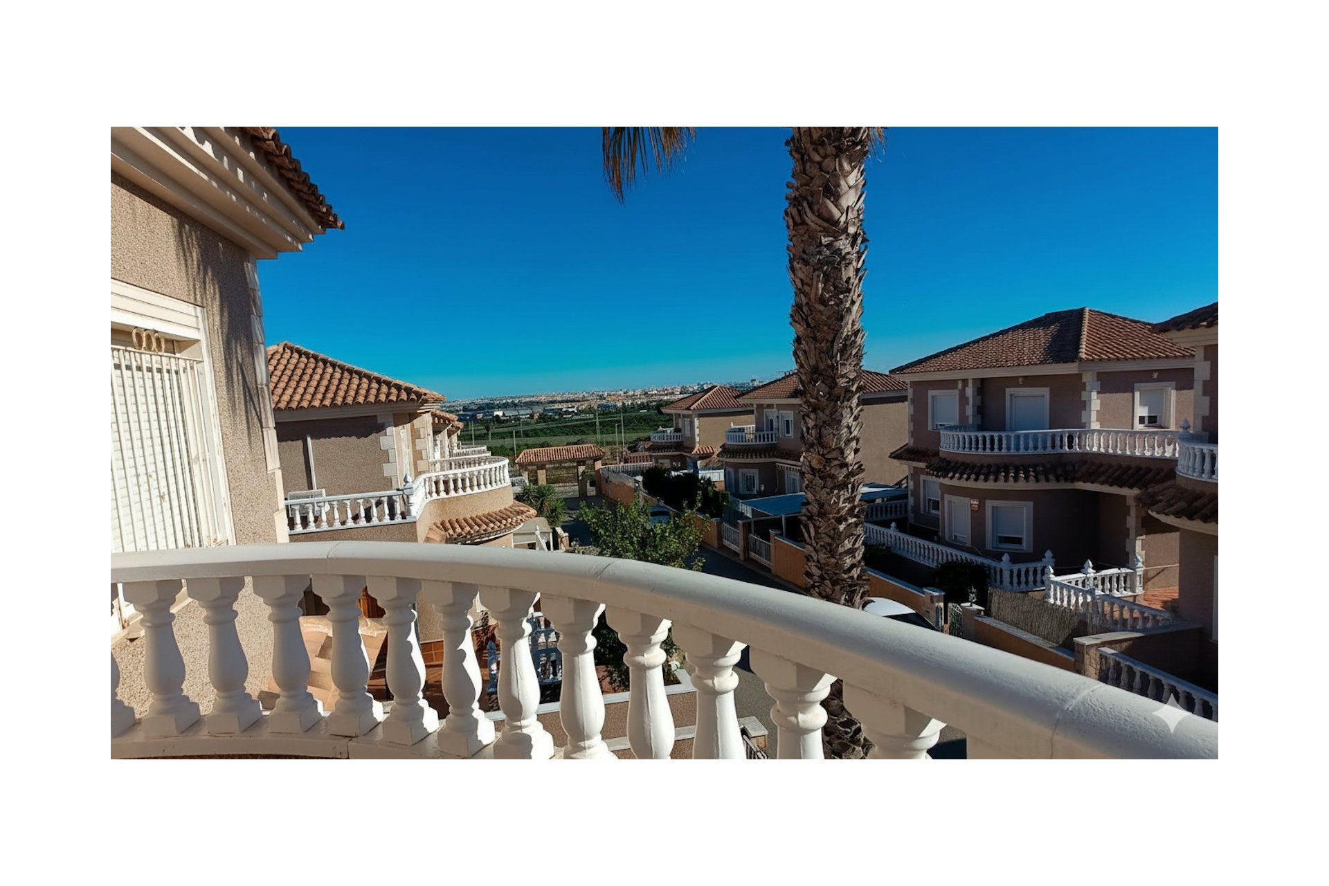 Herverkoop - Villa -
Los Balcones - Costa Blanca