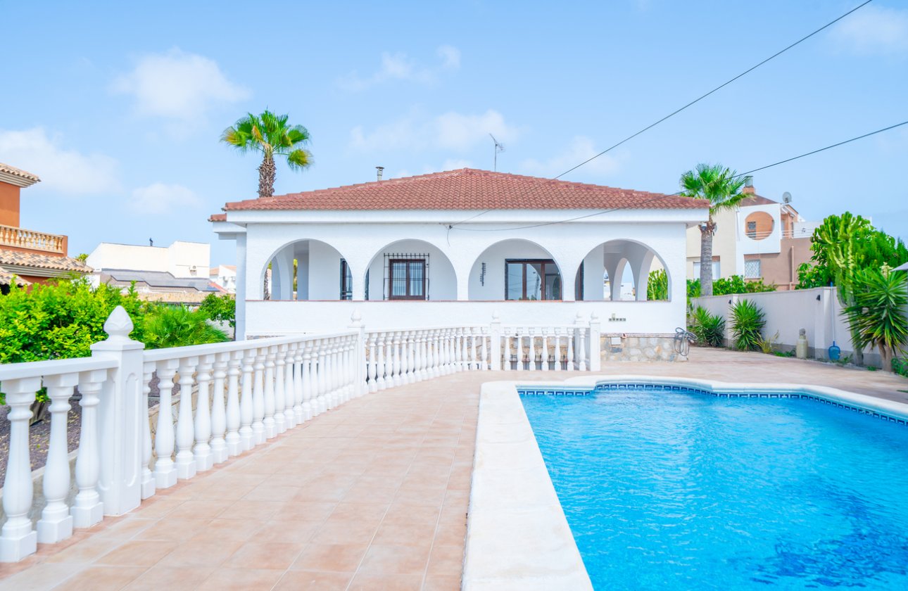 Herverkoop - Villa -
Los Balcones - Costa Blanca