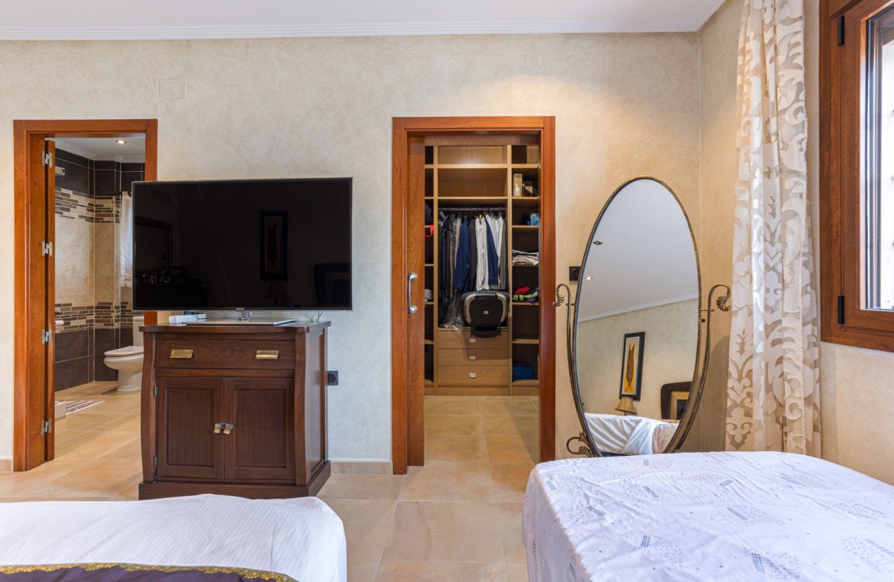 Herverkoop - Villa -
Los Montesinos - Costa Blanca