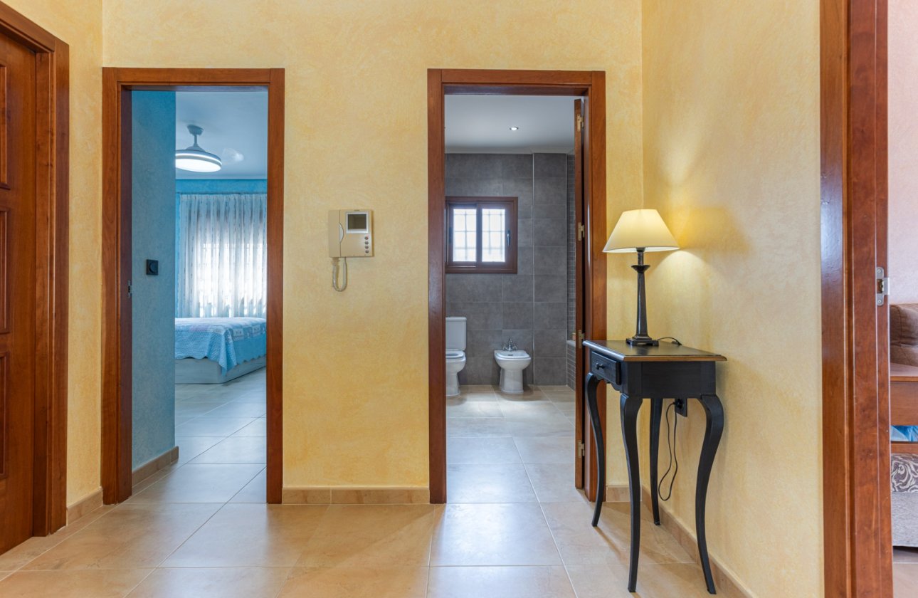 Herverkoop - Villa -
Los Montesinos - Costa Blanca