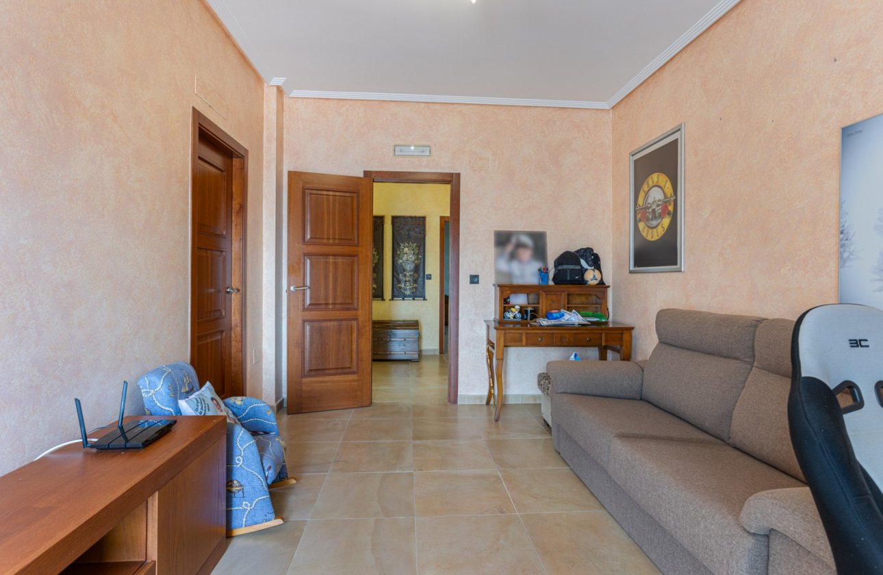 Herverkoop - Villa -
Los Montesinos - Costa Blanca