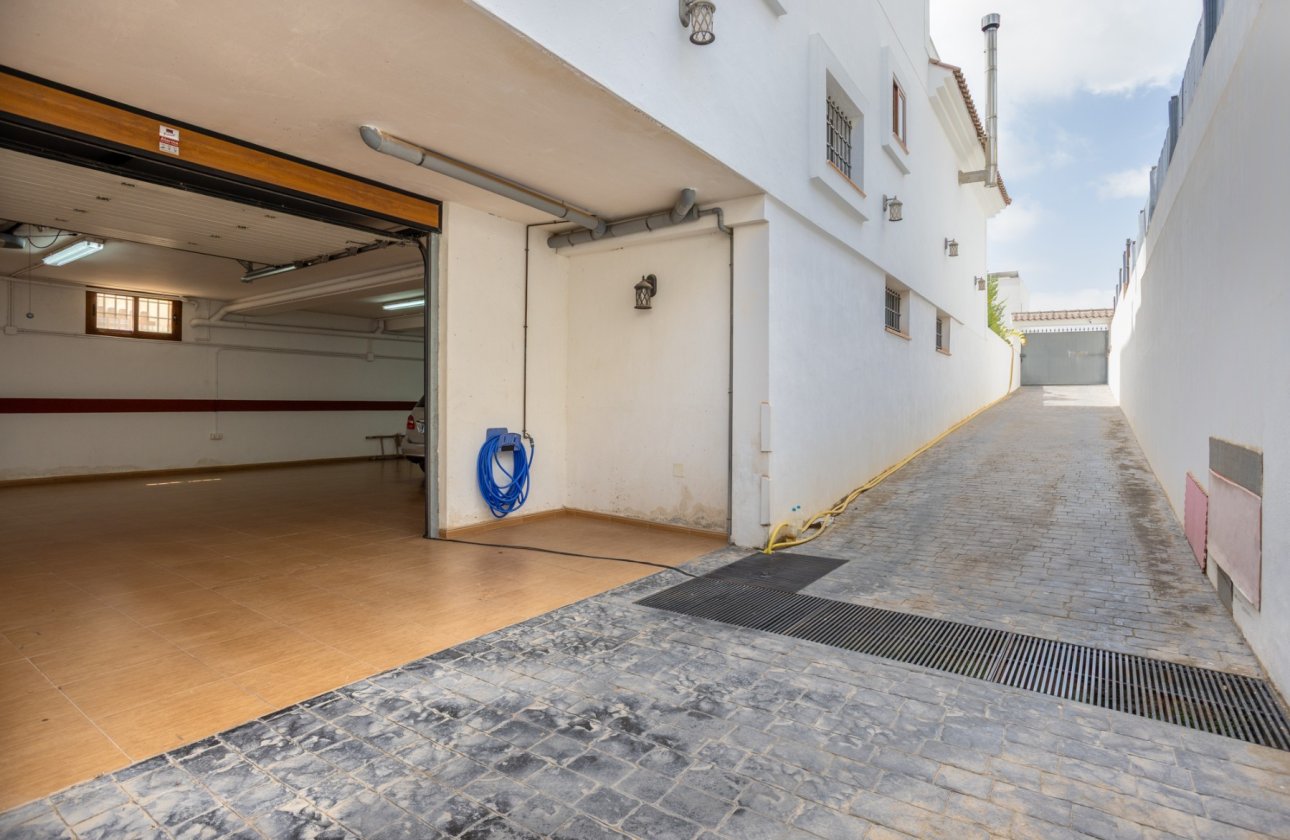 Herverkoop - Villa -
Los Montesinos - Costa Blanca