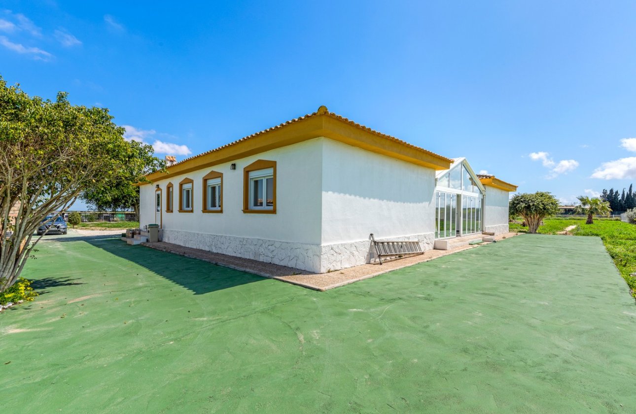 Herverkoop - Villa -
Los Montesinos - Costa Blanca