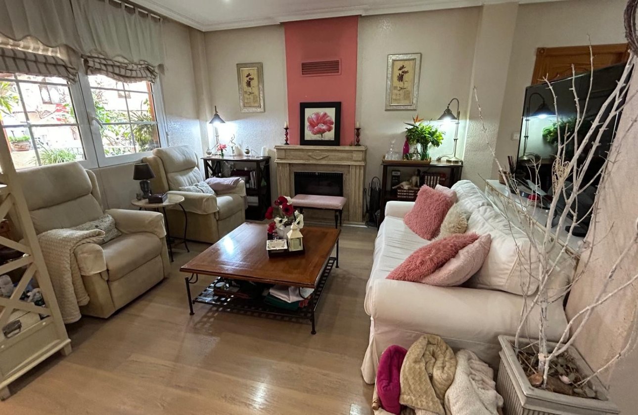 Herverkoop - Villa -
Los Montesinos - Costa Blanca