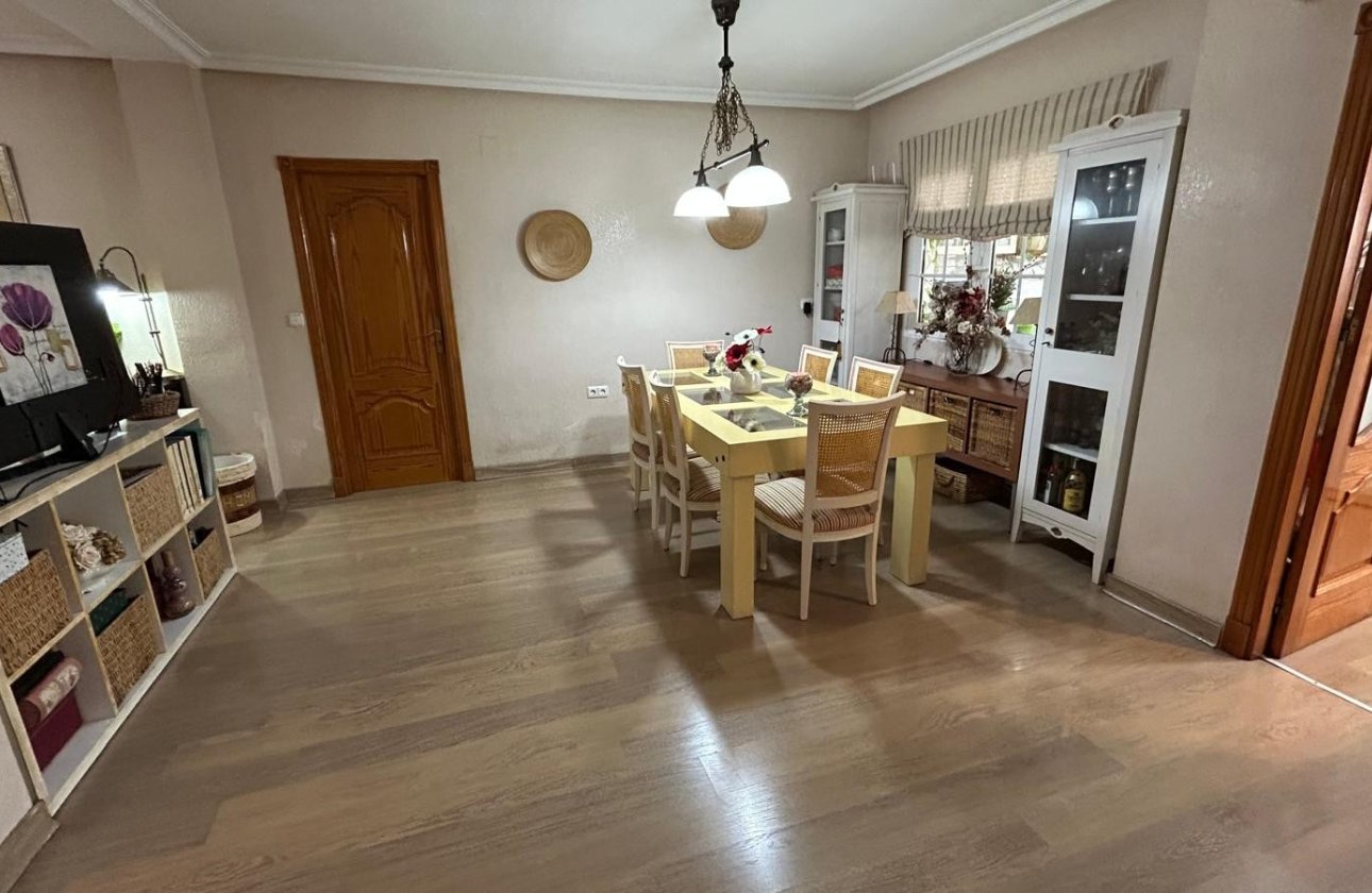 Herverkoop - Villa -
Los Montesinos - Costa Blanca