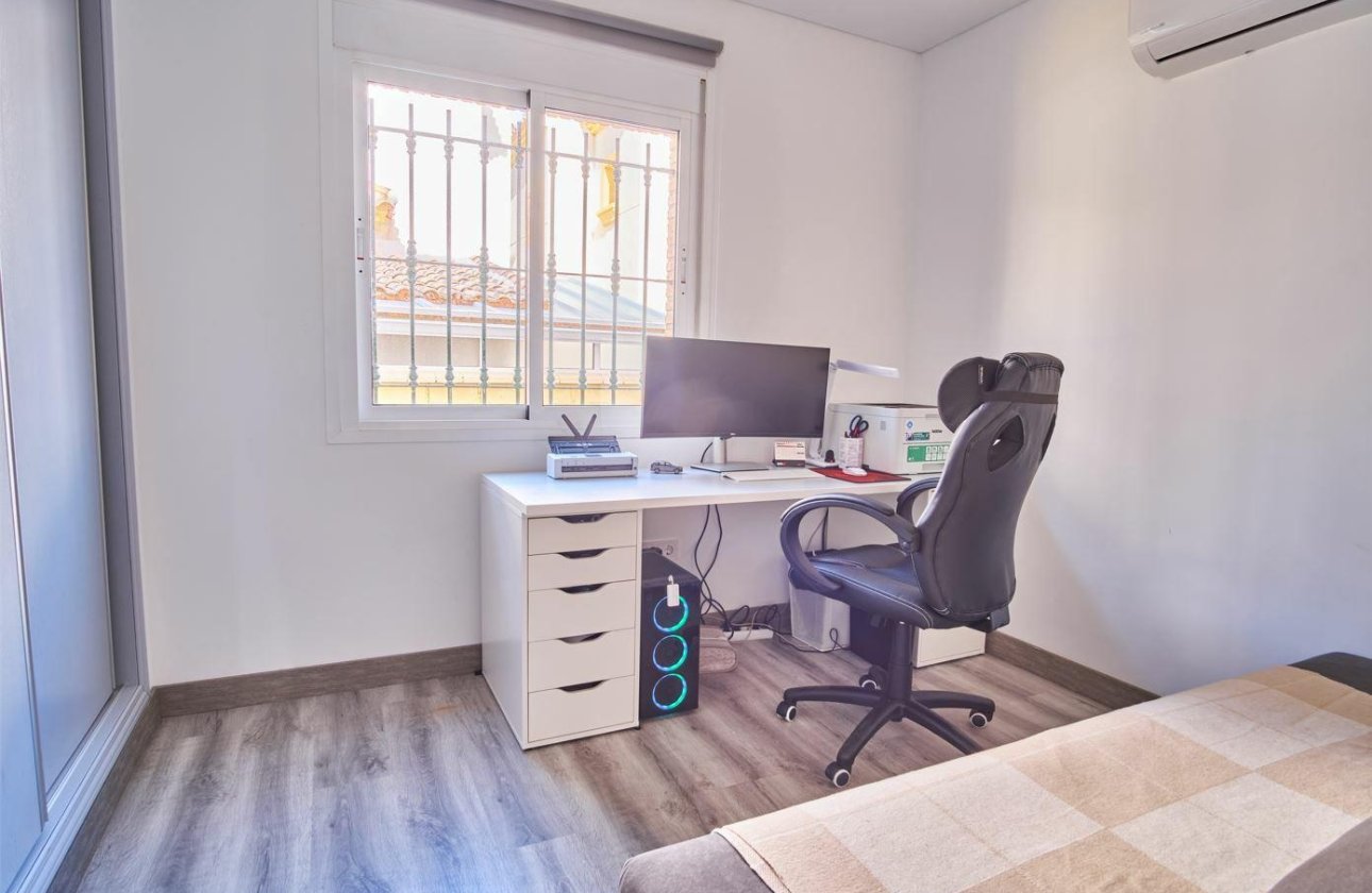 Herverkoop - Villa -
Los Montesinos - Costa Blanca