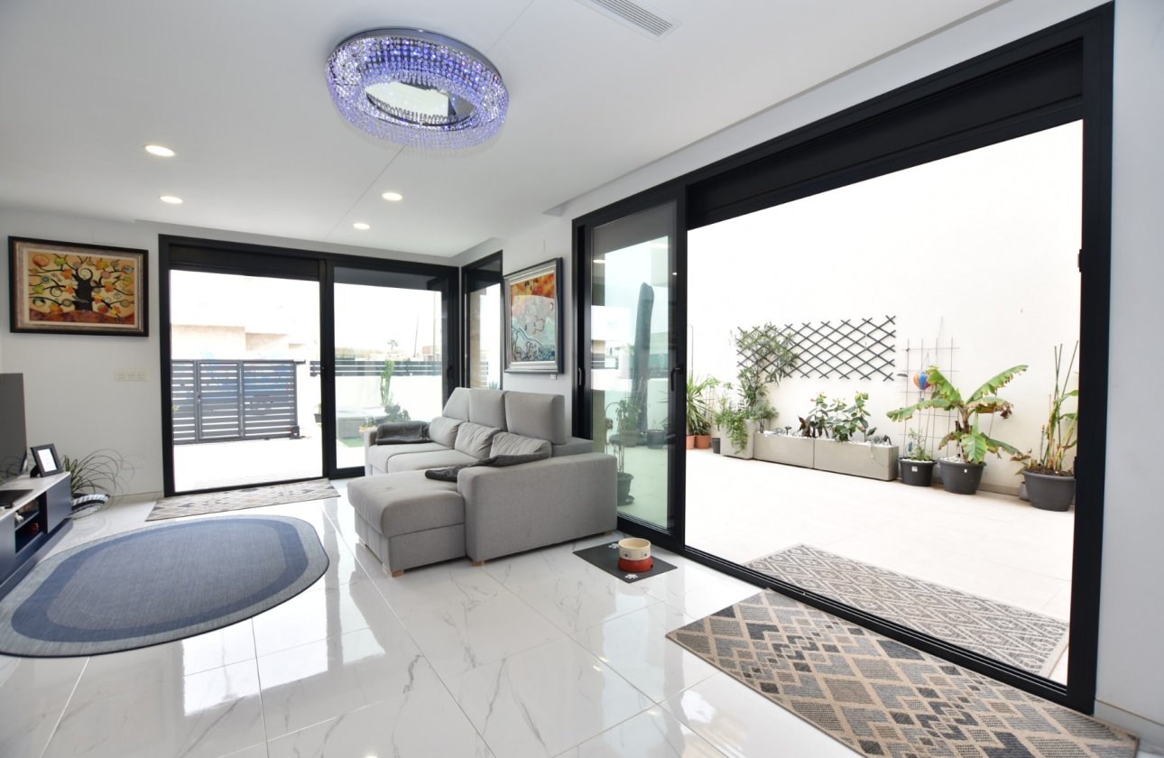 Herverkoop - Villa -
Los Montesinos - Costa Blanca