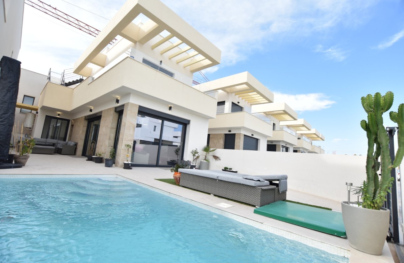 Herverkoop - Villa -
Los Montesinos - Costa Blanca