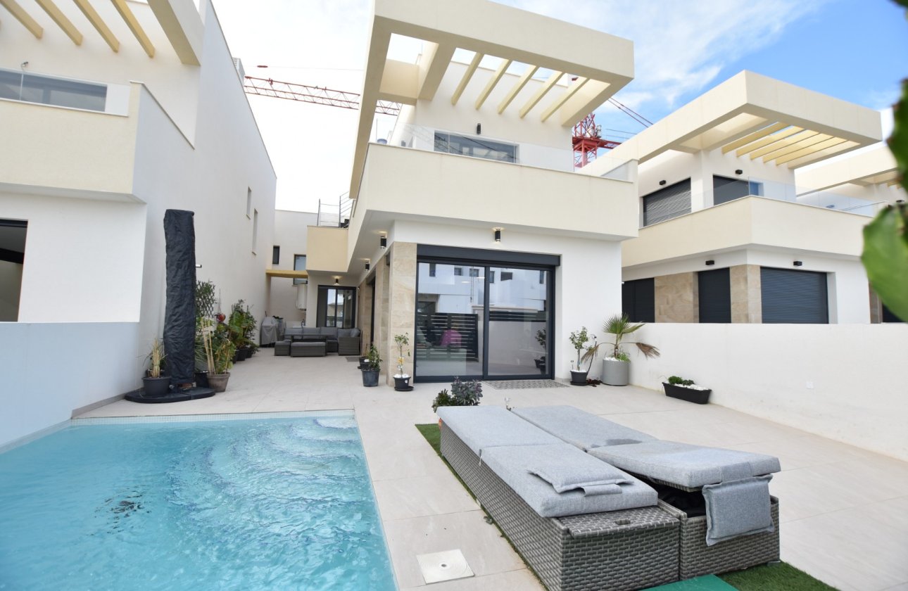 Herverkoop - Villa -
Los Montesinos - Costa Blanca