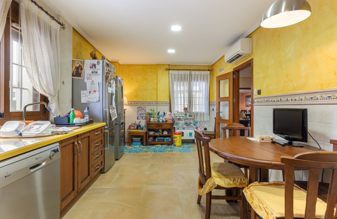 Herverkoop - Villa -
Los Montesinos - Costa Blanca