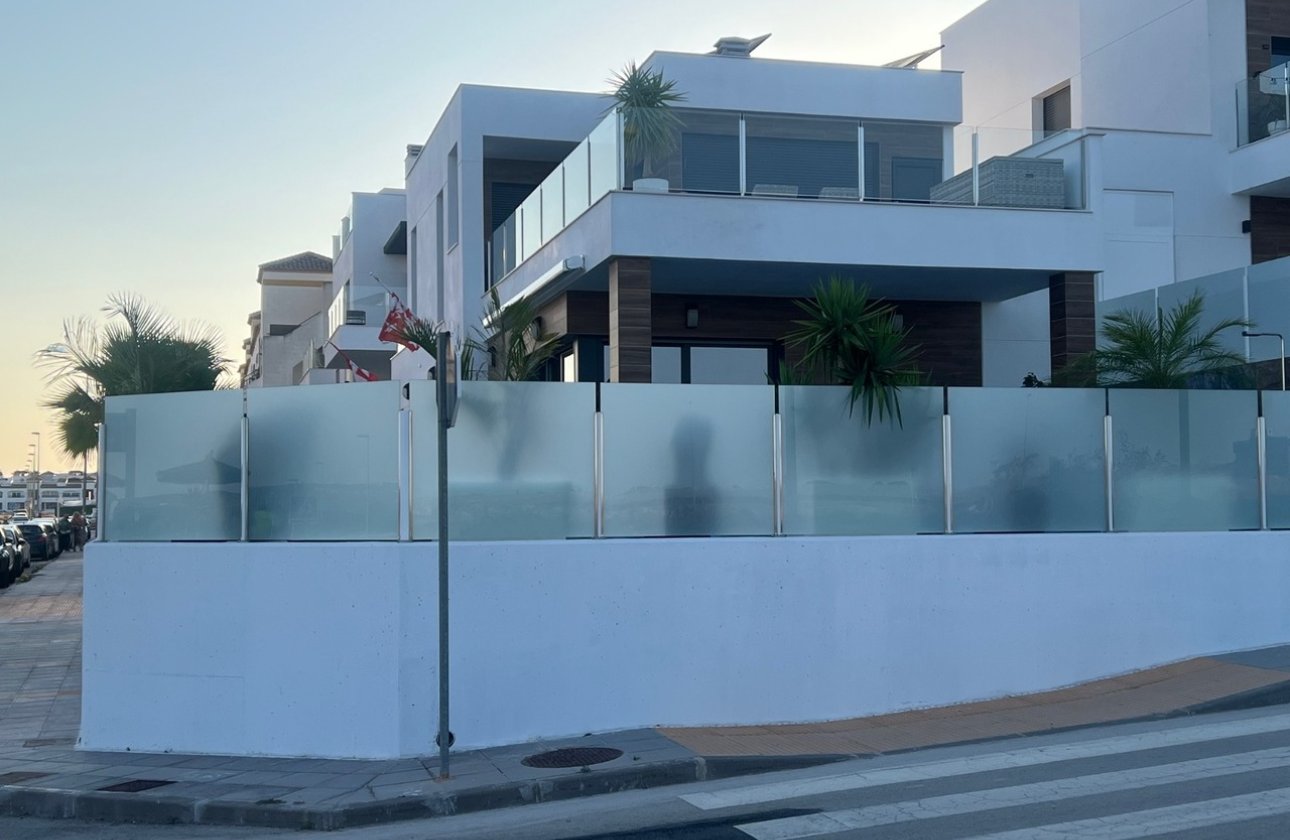 Herverkoop - Villa -
Los Montesinos - Costa Blanca