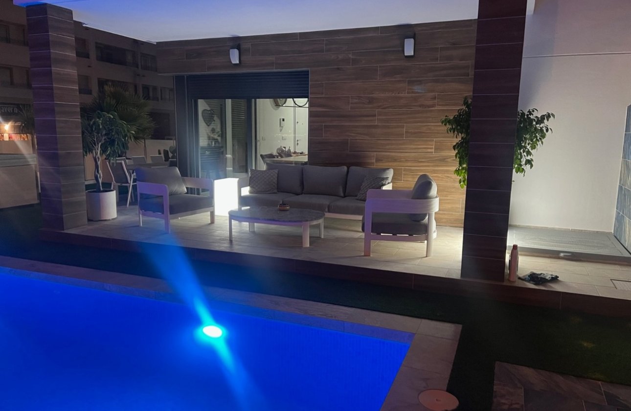 Herverkoop - Villa -
Los Montesinos - Costa Blanca