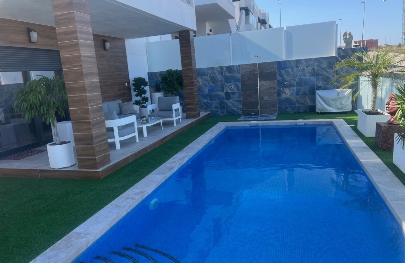 Herverkoop - Villa -
Los Montesinos - Costa Blanca