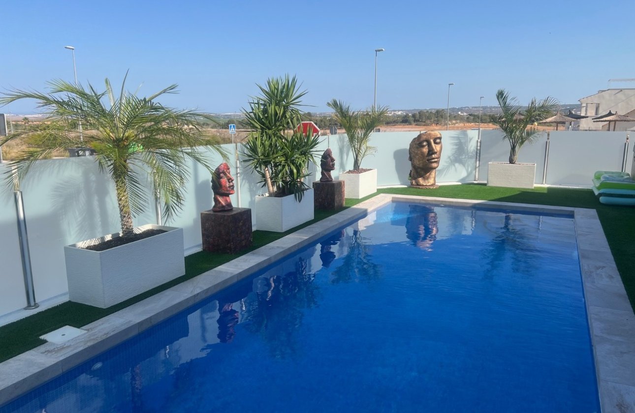 Herverkoop - Villa -
Los Montesinos - Costa Blanca