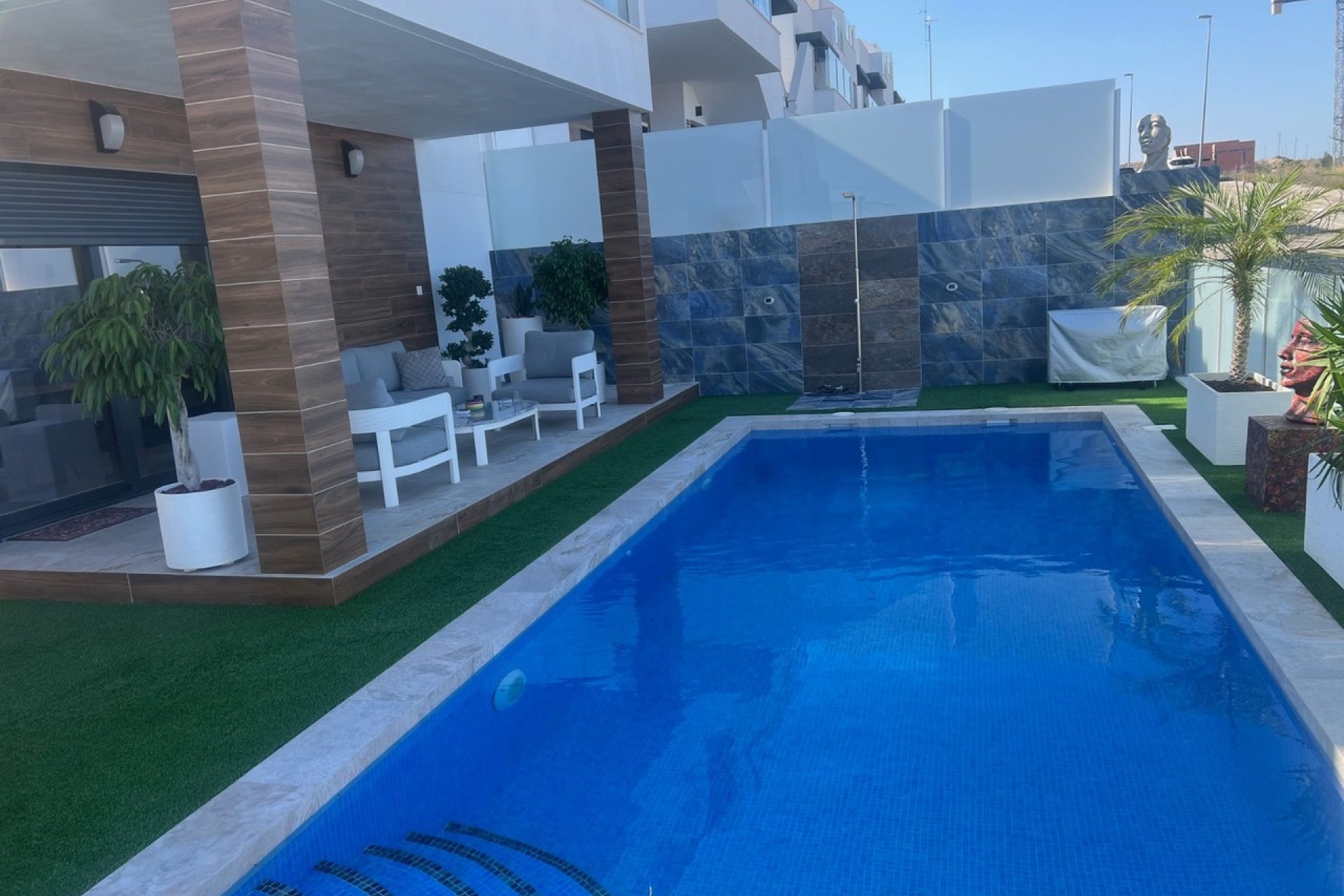 Herverkoop - Villa -
Los Montesinos - Costa Blanca