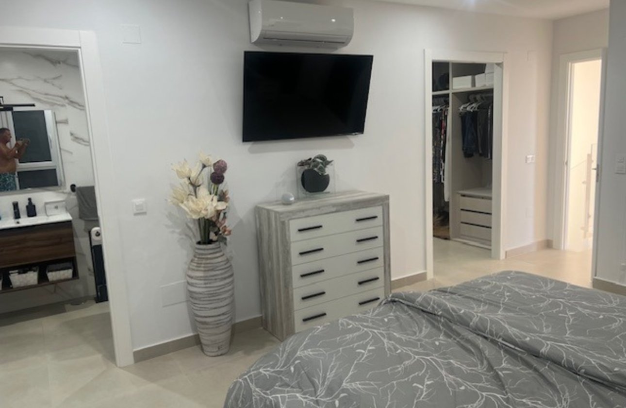 Herverkoop - Villa -
Los Montesinos - Costa Blanca