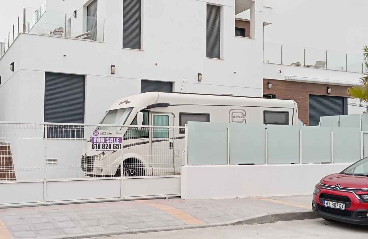 Herverkoop - Villa -
Los Montesinos - Costa Blanca