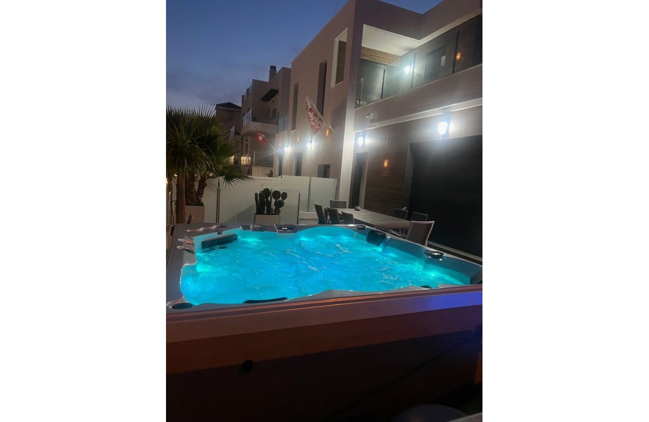 Herverkoop - Villa -
Los Montesinos - Costa Blanca