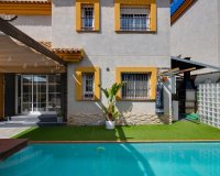 Herverkoop - Villa -
Los Montesinos - La Herrada