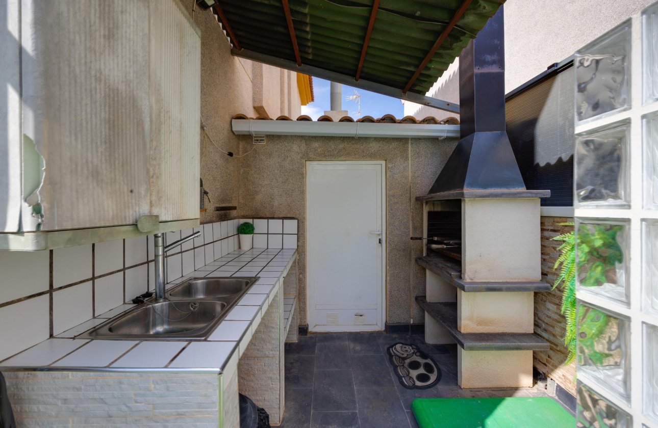 Herverkoop - Villa -
Los Montesinos - La Herrada