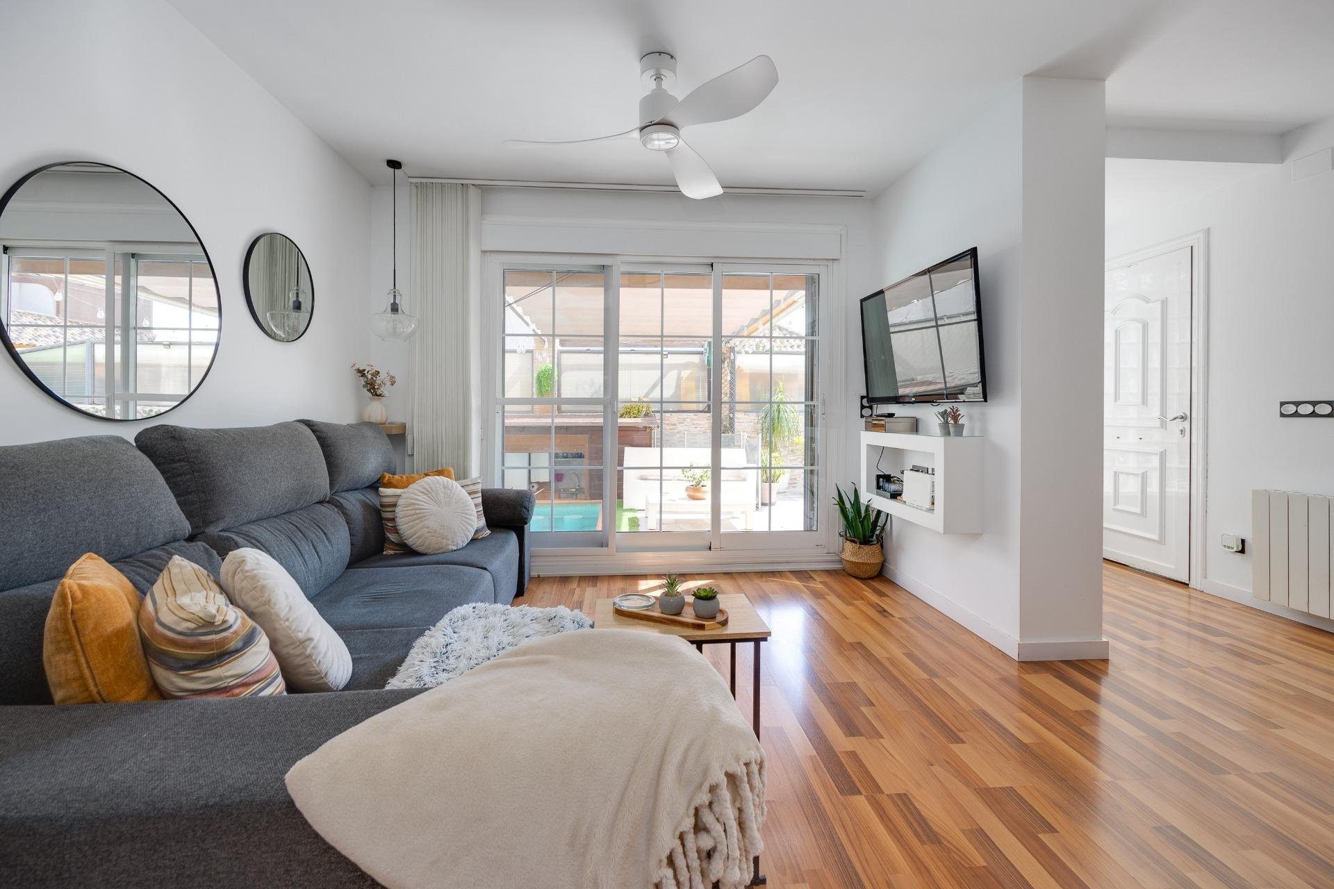 Herverkoop - Villa -
Los Montesinos - La Herrada