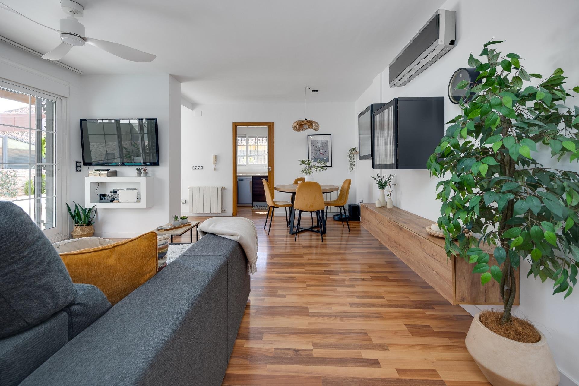 Herverkoop - Villa -
Los Montesinos - La Herrada