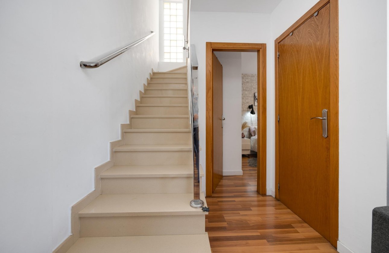 Herverkoop - Villa -
Los Montesinos - La Herrada