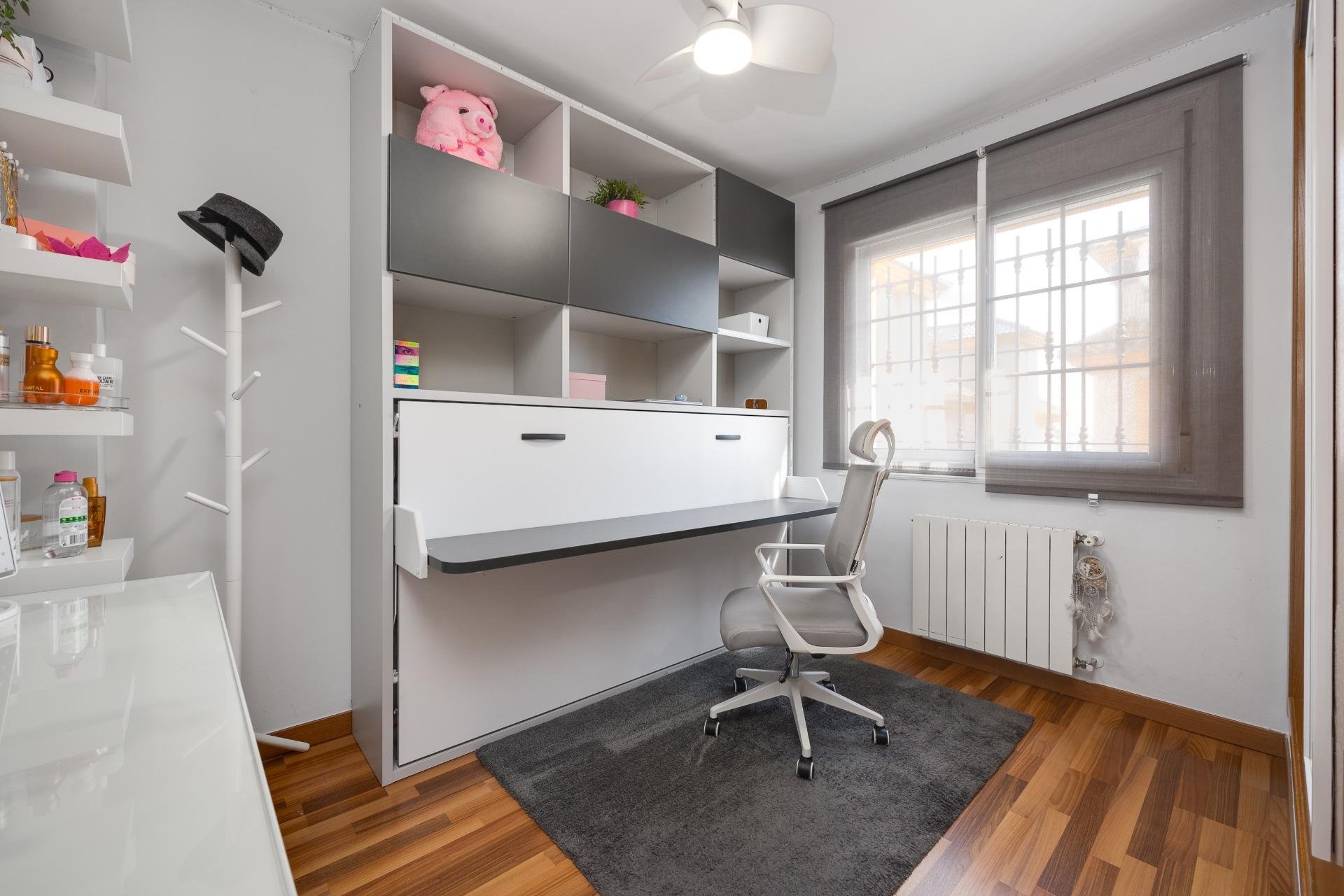 Herverkoop - Villa -
Los Montesinos - La Herrada