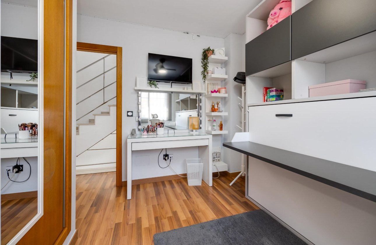 Herverkoop - Villa -
Los Montesinos - La Herrada