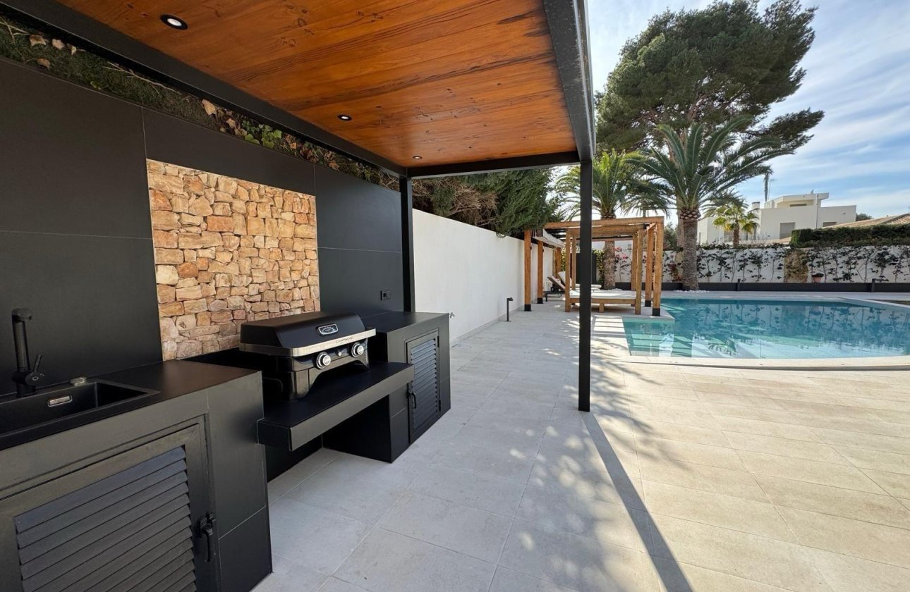 Herverkoop - Villa -
Orihuela Costa - Altos De Campoamor