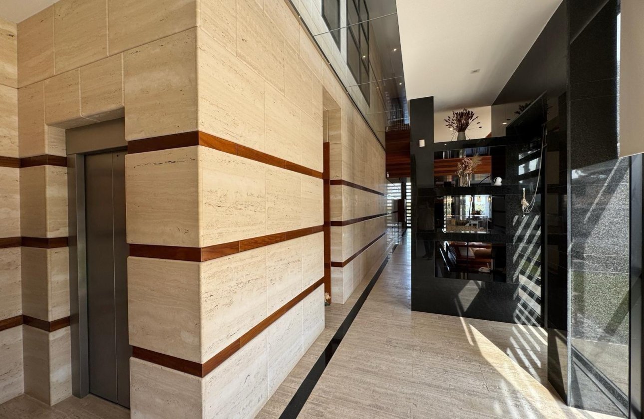 Herverkoop - Villa -
Orihuela Costa - Altos De Campoamor