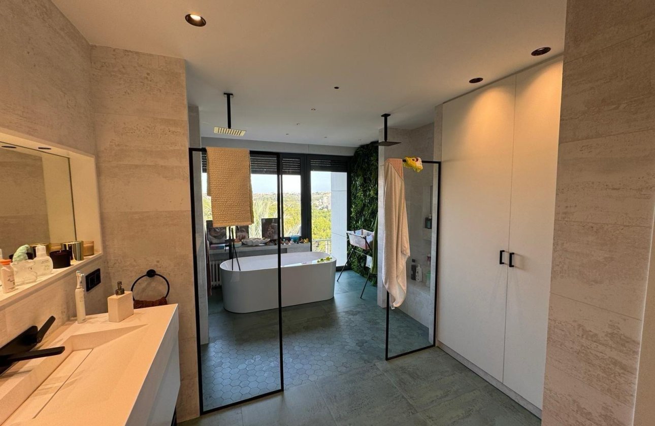 Herverkoop - Villa -
Orihuela Costa - Altos De Campoamor