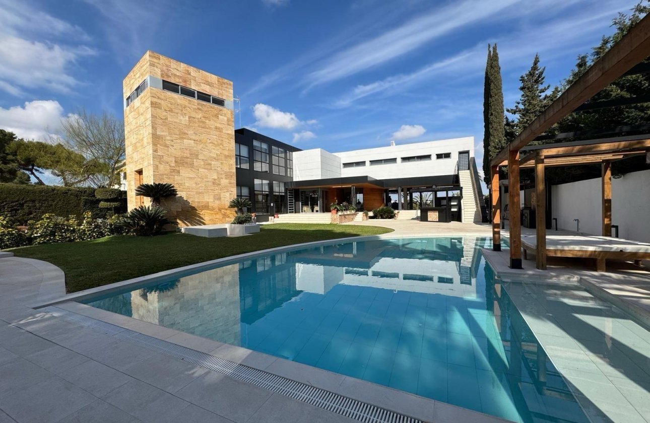 Herverkoop - Villa -
Orihuela Costa - Altos De Campoamor