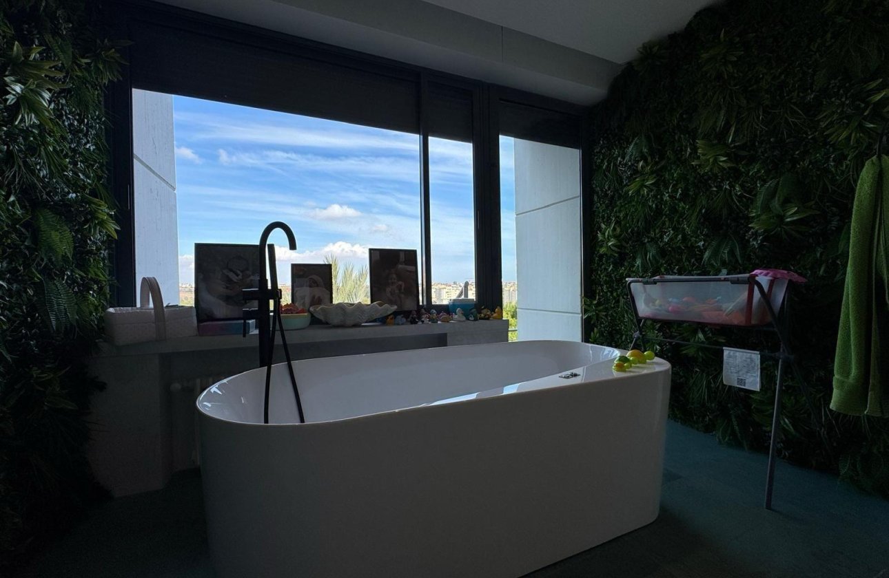 Herverkoop - Villa -
Orihuela Costa - Altos De Campoamor