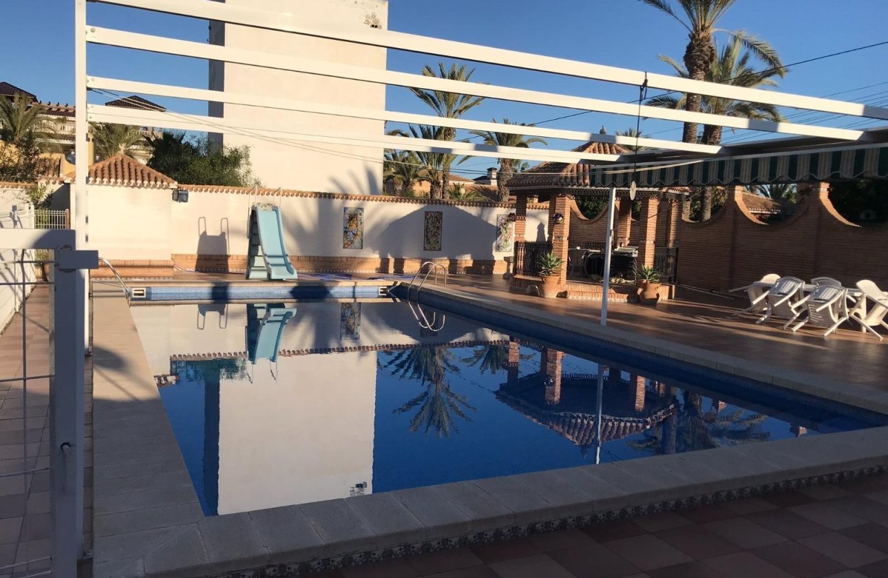 Herverkoop - Villa -
Orihuela Costa - Cabo Roig