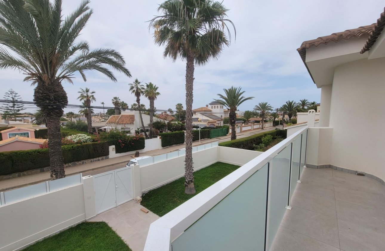 Herverkoop - Villa -
Orihuela Costa - Cabo Roig
