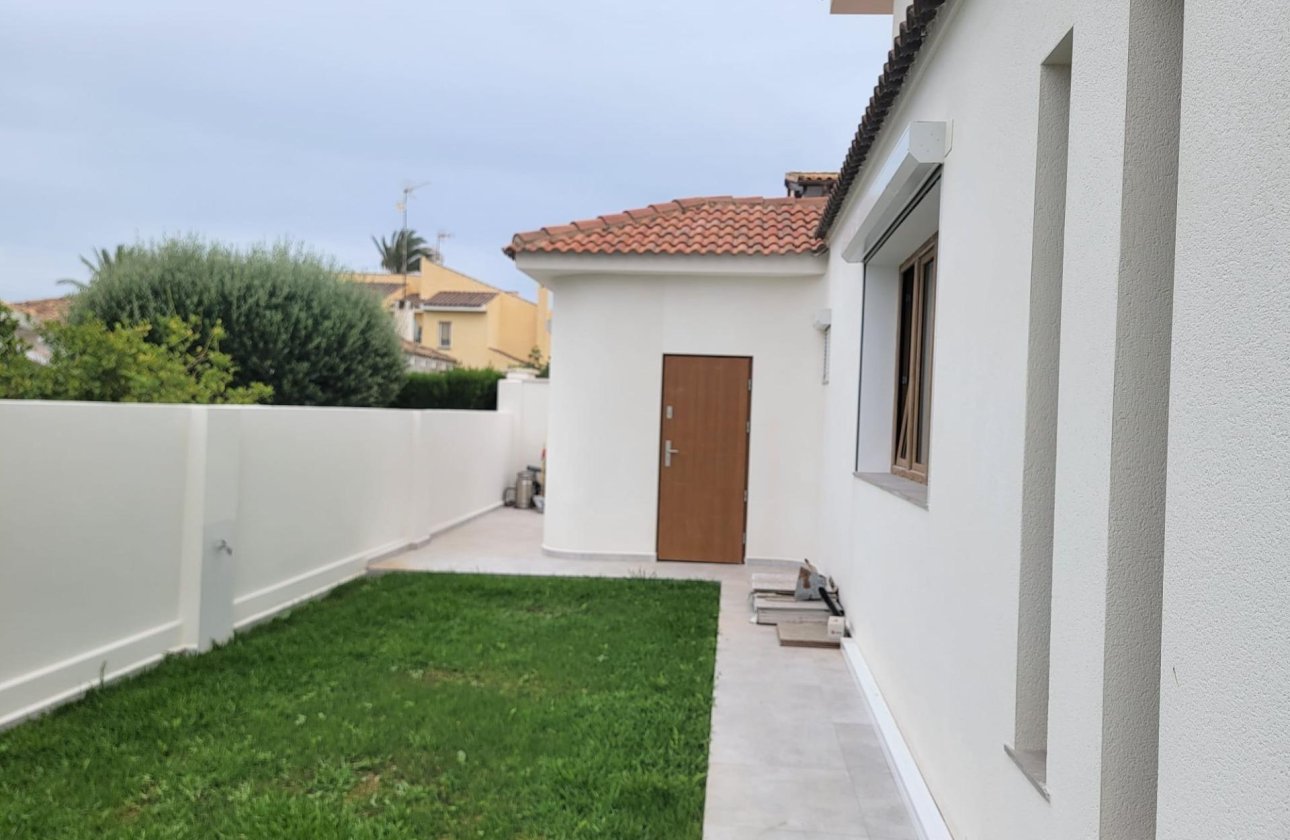 Herverkoop - Villa -
Orihuela Costa - Cabo Roig