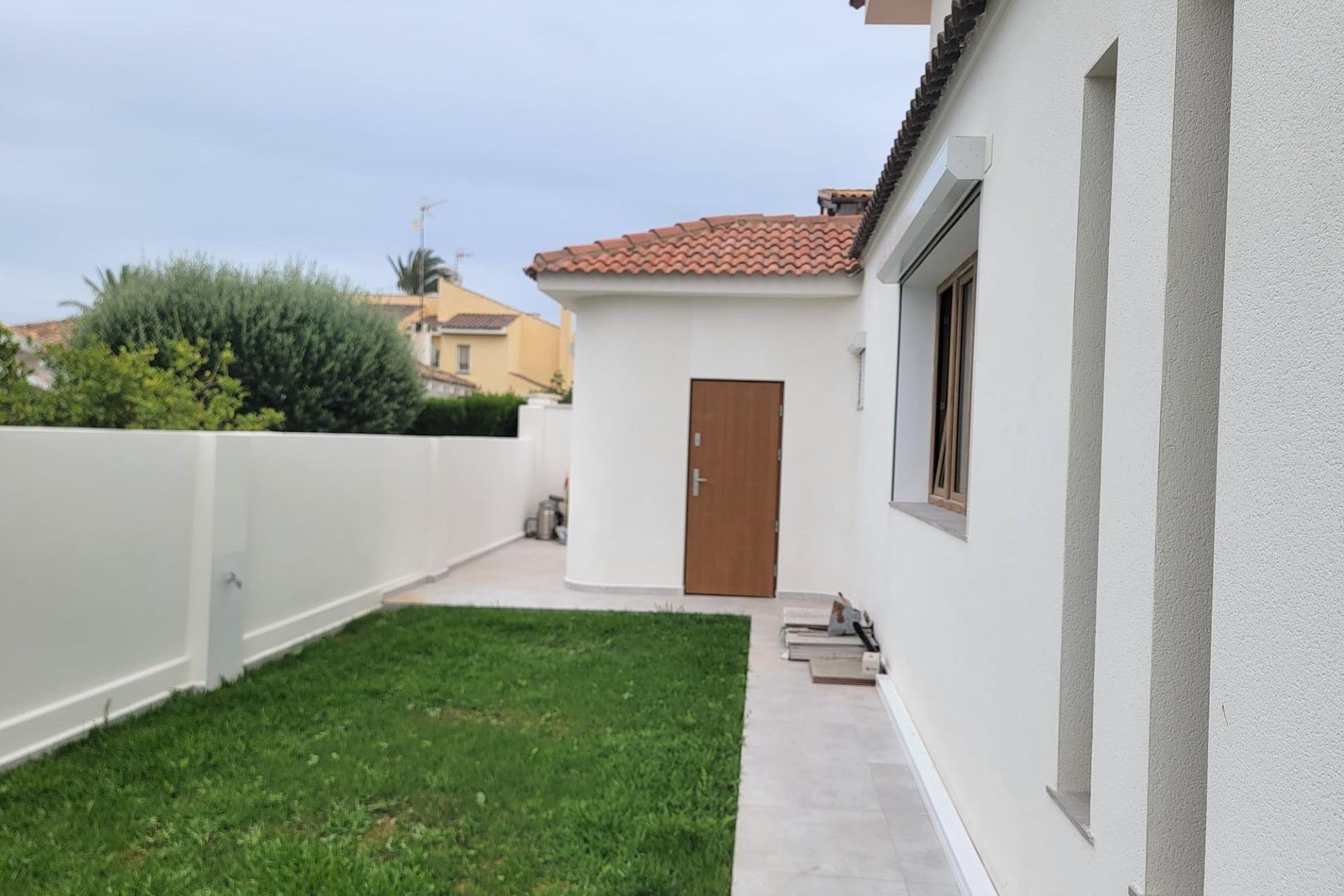 Herverkoop - Villa -
Orihuela Costa - Cabo Roig