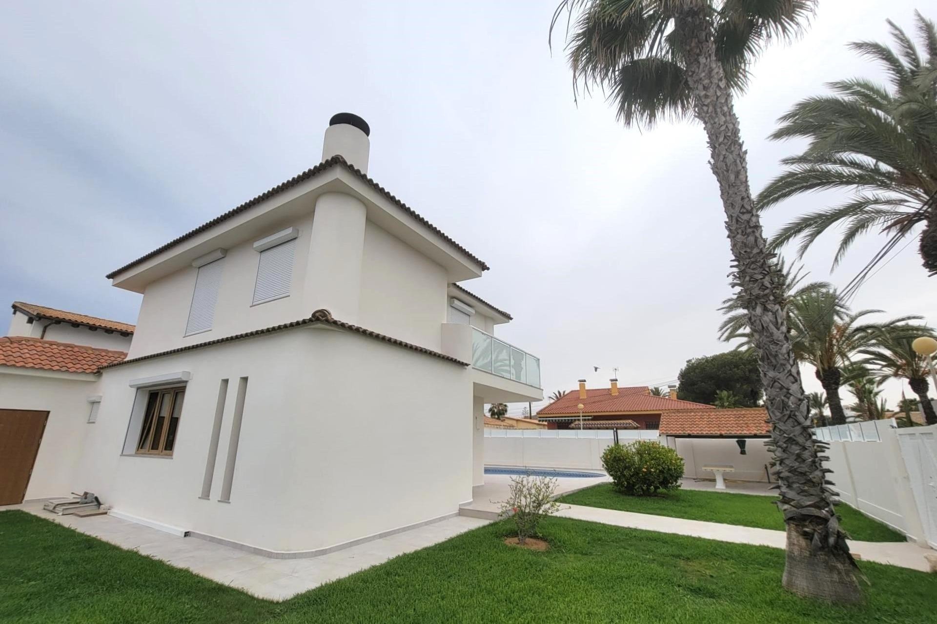 Herverkoop - Villa -
Orihuela Costa - Cabo Roig