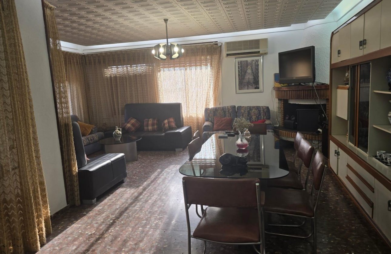 Herverkoop - Villa -
Orihuela Costa - Campoamor