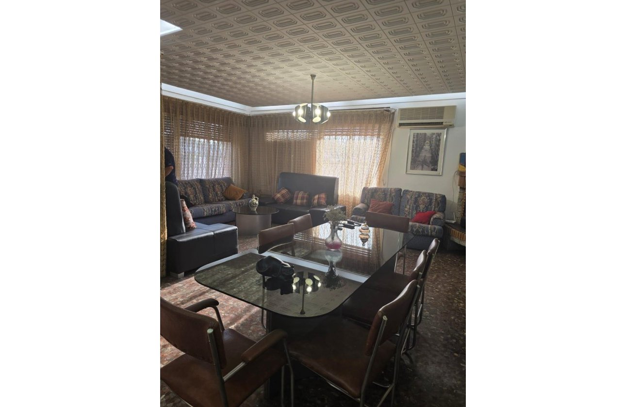 Herverkoop - Villa -
Orihuela Costa - Campoamor