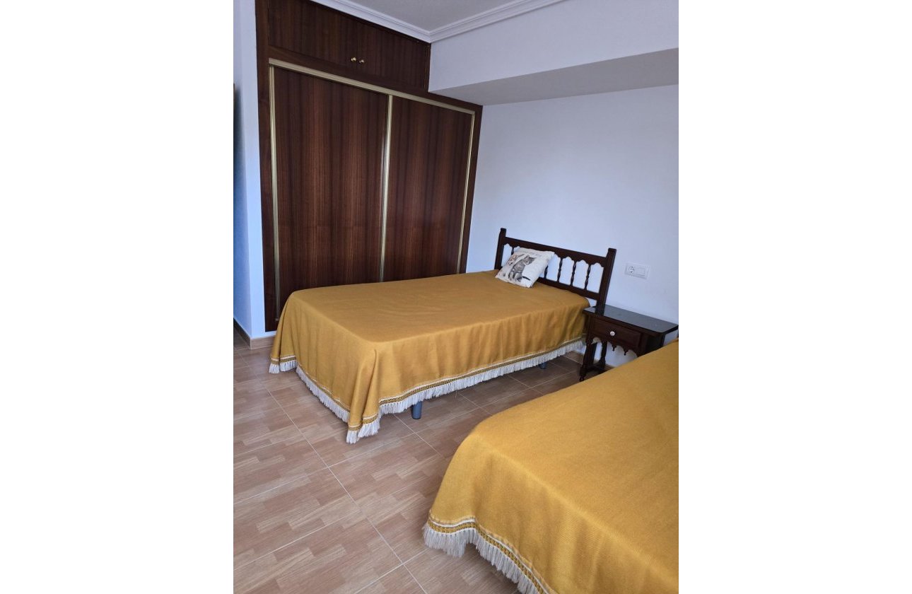 Herverkoop - Villa -
Orihuela Costa - Campoamor