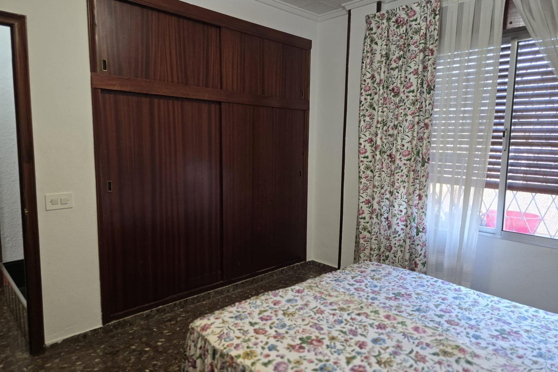 Herverkoop - Villa -
Orihuela Costa - Campoamor