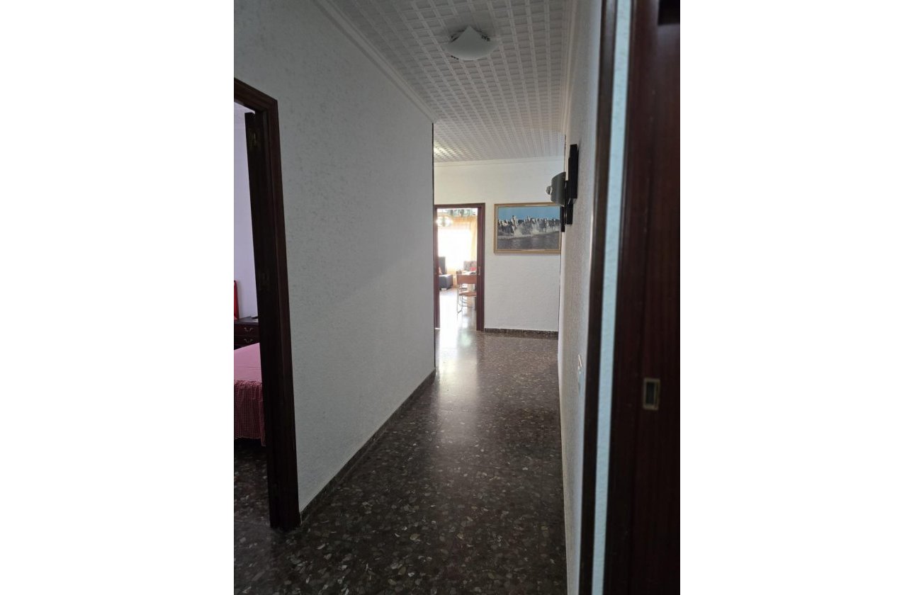 Herverkoop - Villa -
Orihuela Costa - Campoamor