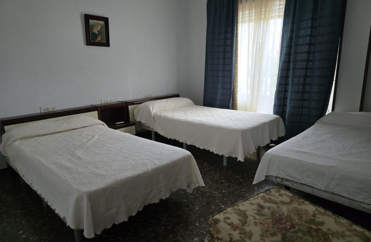 Herverkoop - Villa -
Orihuela Costa - Campoamor