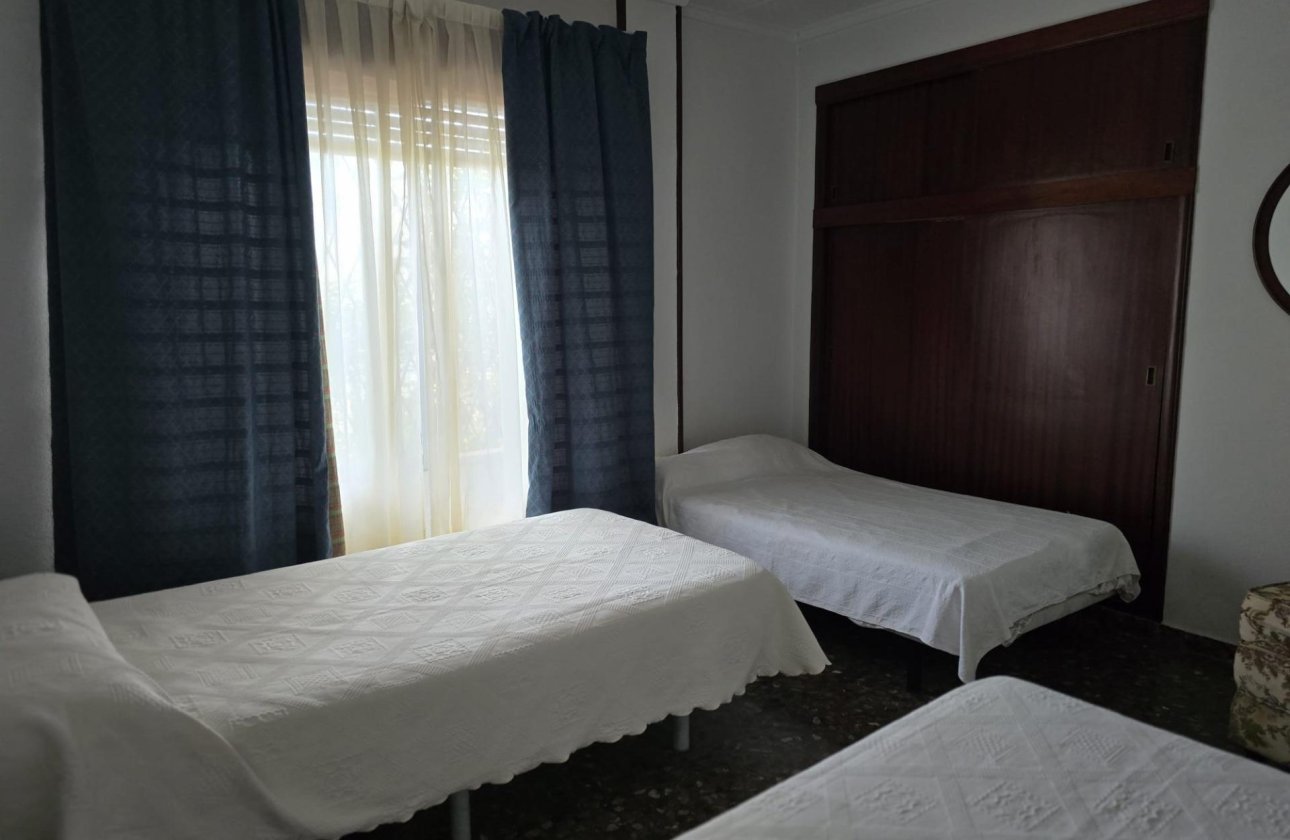 Herverkoop - Villa -
Orihuela Costa - Campoamor