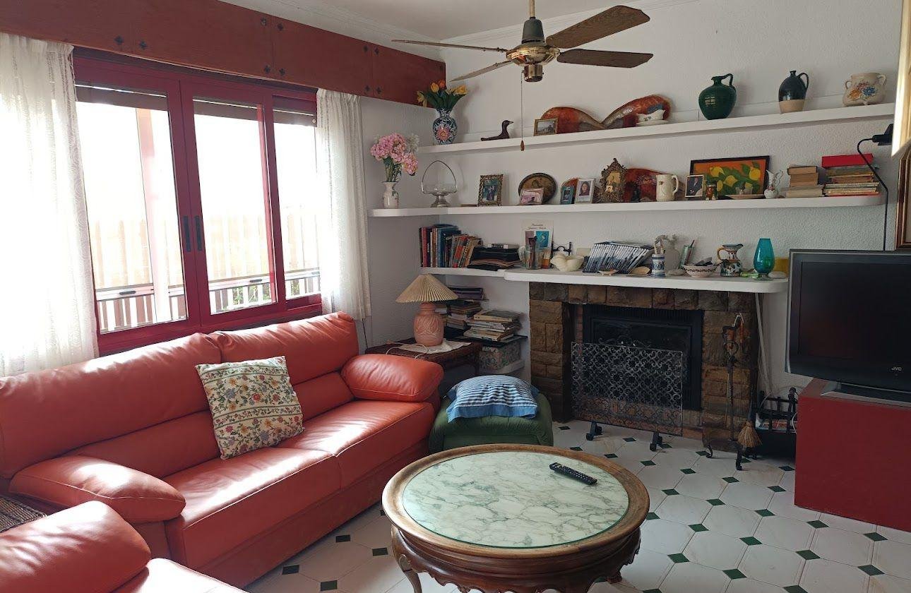 Herverkoop - Villa -
Orihuela Costa - Campoamor