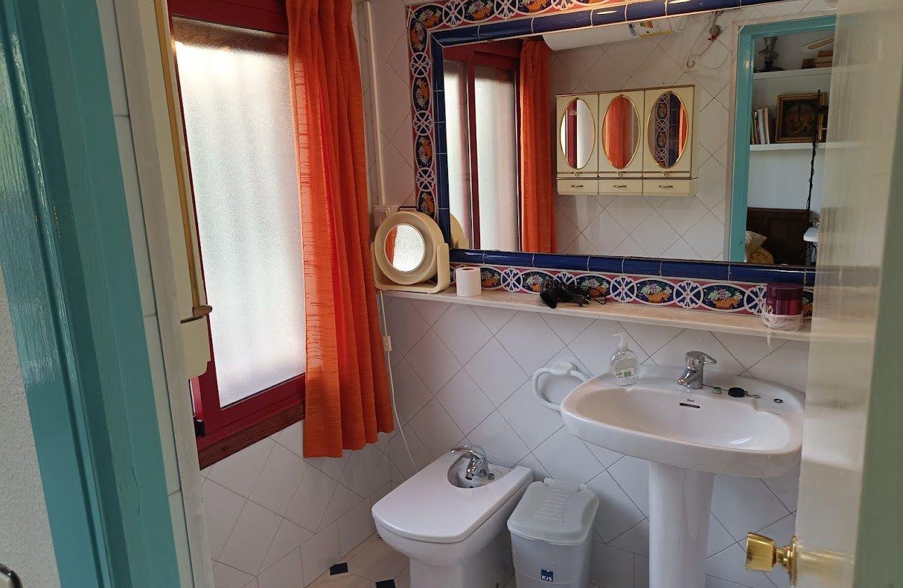 Herverkoop - Villa -
Orihuela Costa - Campoamor