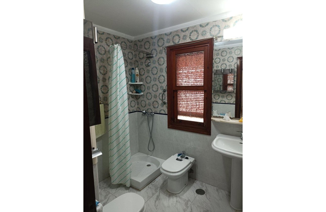 Herverkoop - Villa -
Orihuela Costa - Campoamor